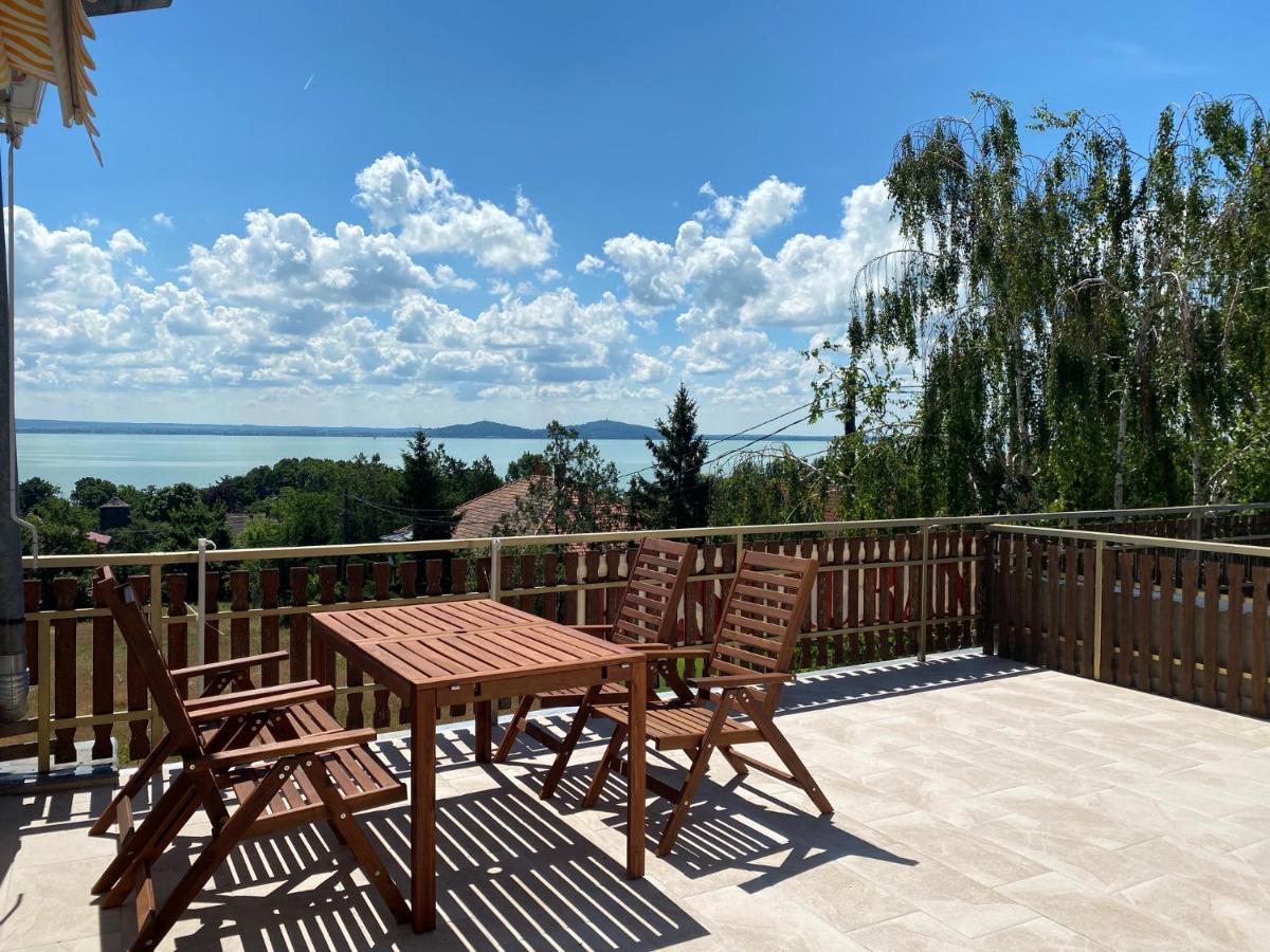 Bacchus Apartman - Borbarlang, Badacsony Badacsonytomaj Exteriér fotografie
