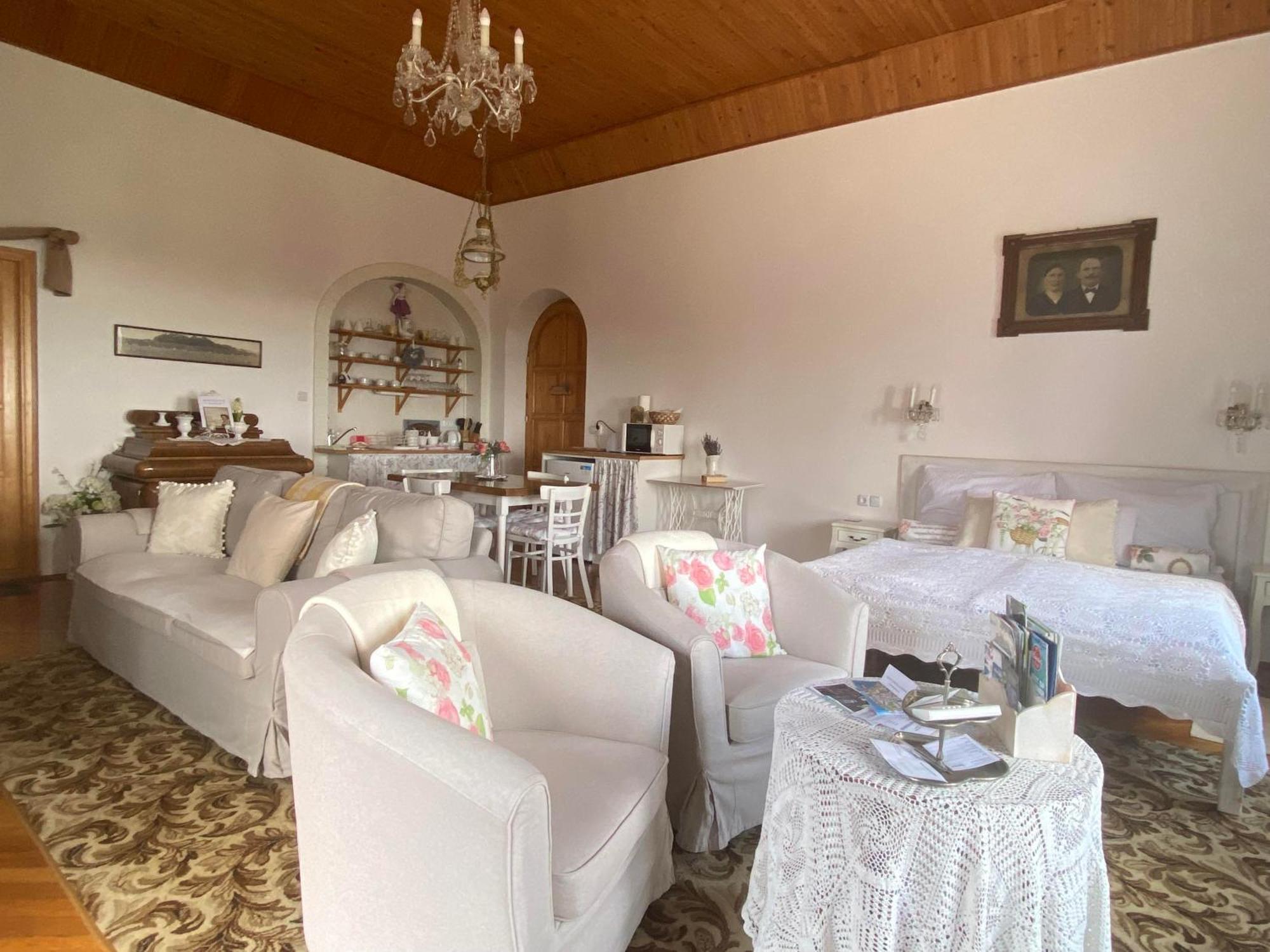 Bacchus Apartman - Borbarlang, Badacsony Badacsonytomaj Exteriér fotografie