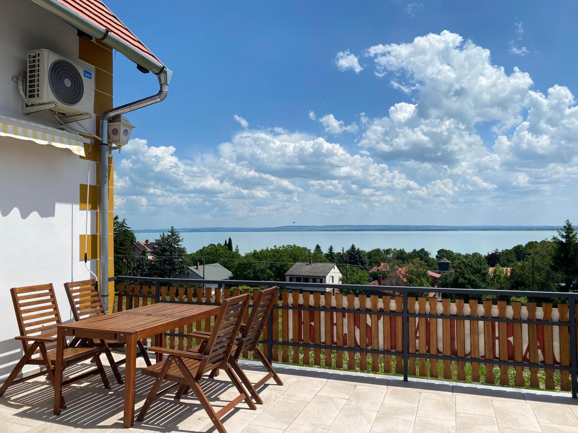 Bacchus Apartman - Borbarlang, Badacsony Badacsonytomaj Exteriér fotografie