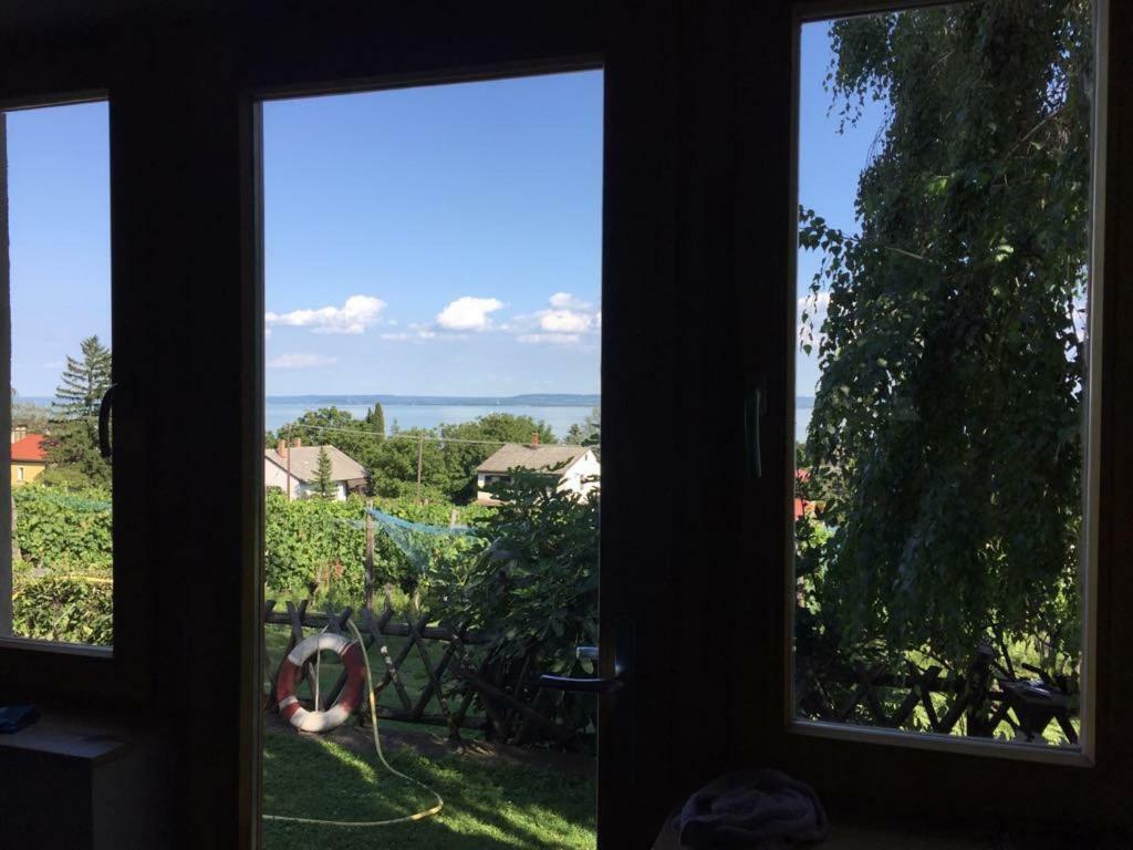 Bacchus Apartman - Borbarlang, Badacsony Badacsonytomaj Exteriér fotografie
